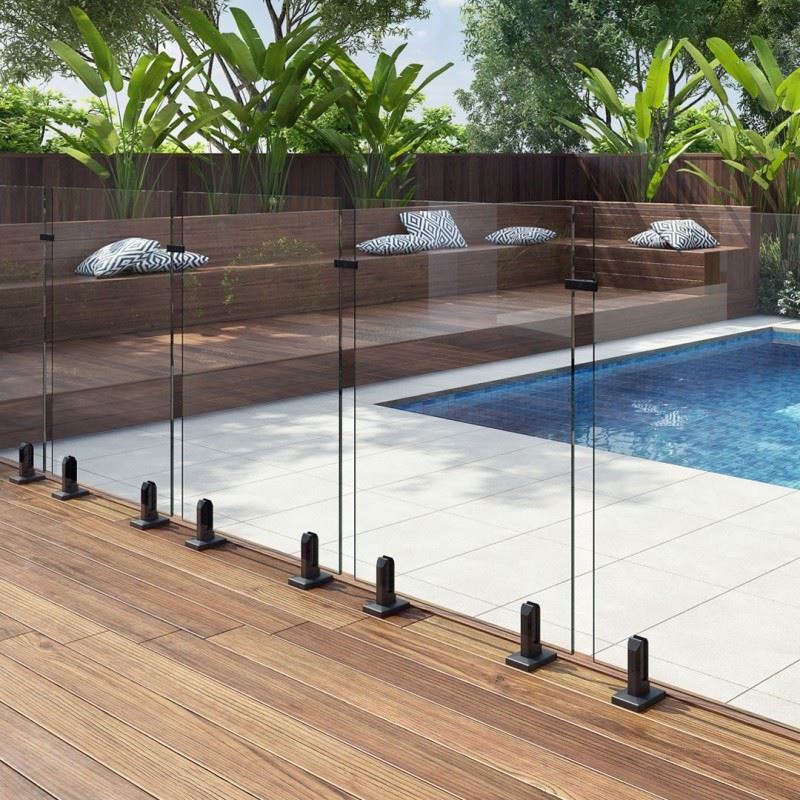 pool fencing glass