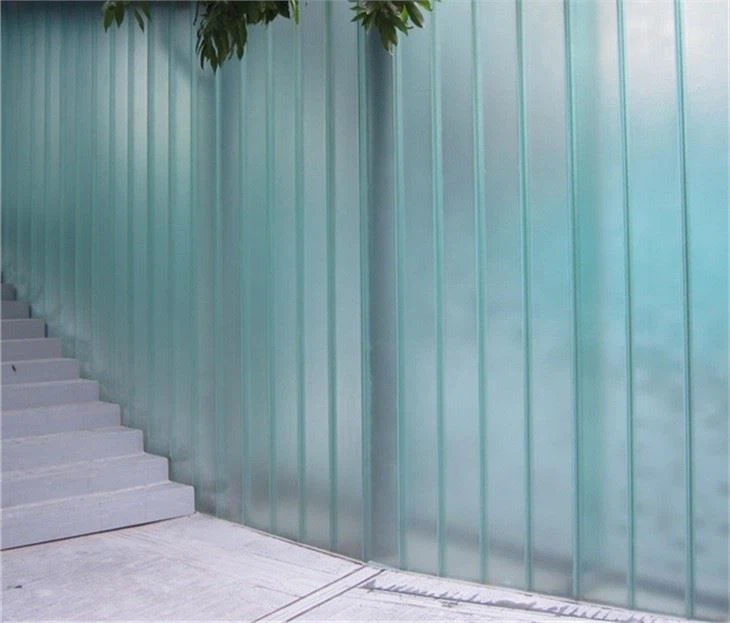 Channel Glass cladding wall
