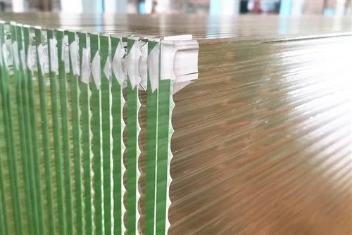 Узорчатое стекло